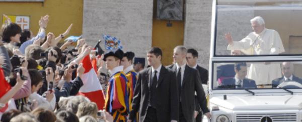 El Papa, al UNIV: "Sed testigos de Jesús con alegría en todos los ambientes"