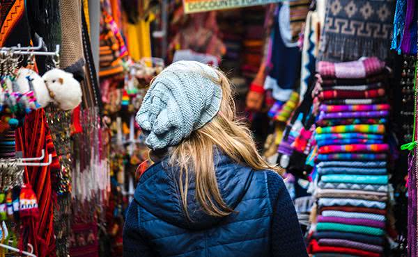 De compras en una feria